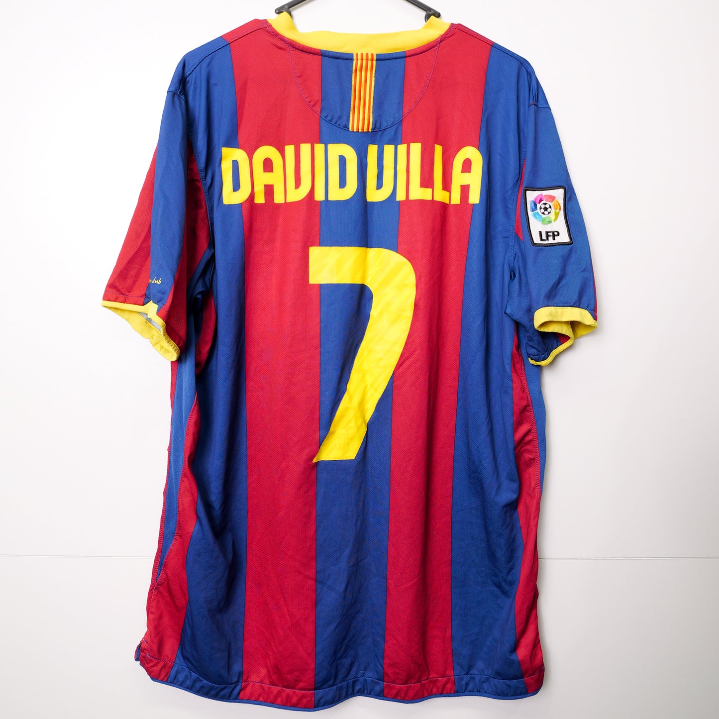 Authentic Barcelona 2010/11 Home - David Villa #7 Size XL fit L