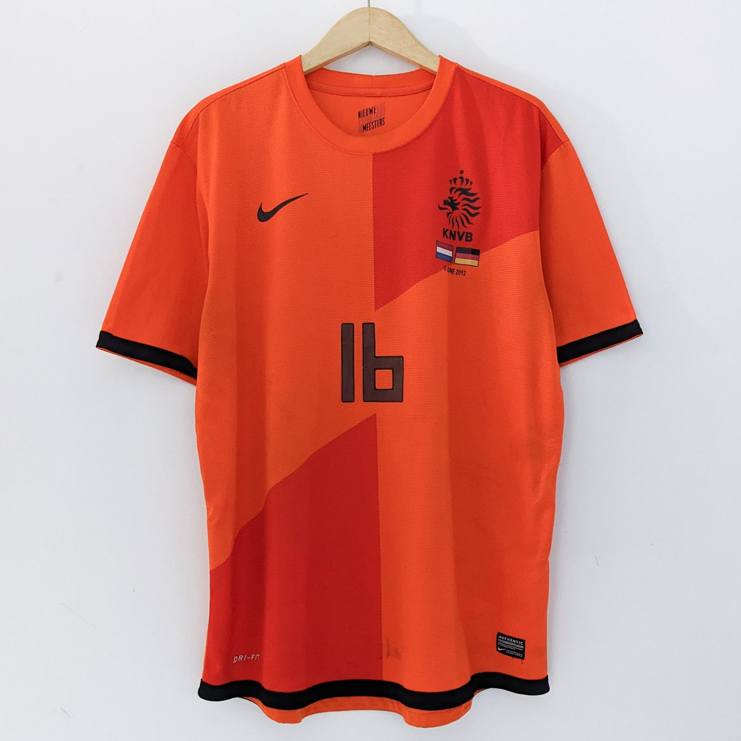 Authentic Netherland 2012 Home - V.Persie #16 Size XL (Mdt)