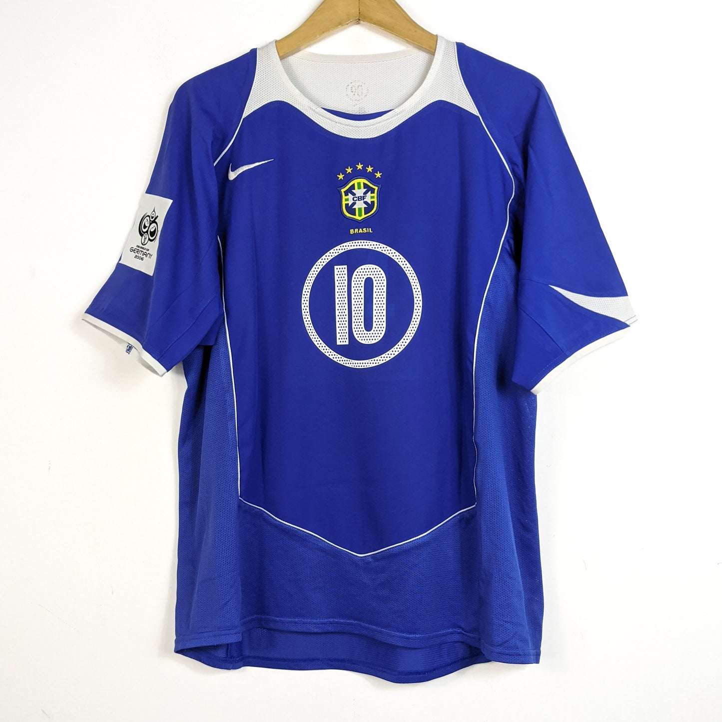 Original Brazil 2004/06 Away - Ronaldinho #10 Size L