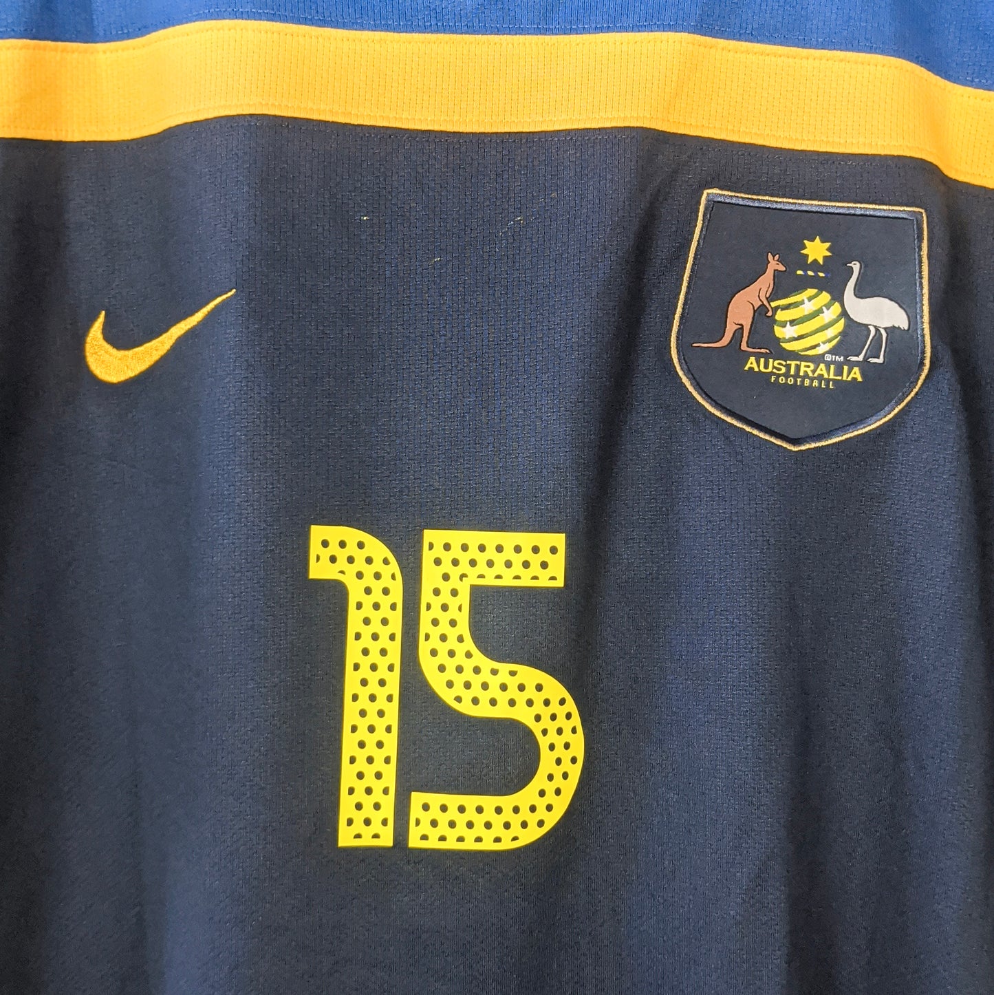 Original Australia 2010/11 Away - Jedinak #15 Size XL