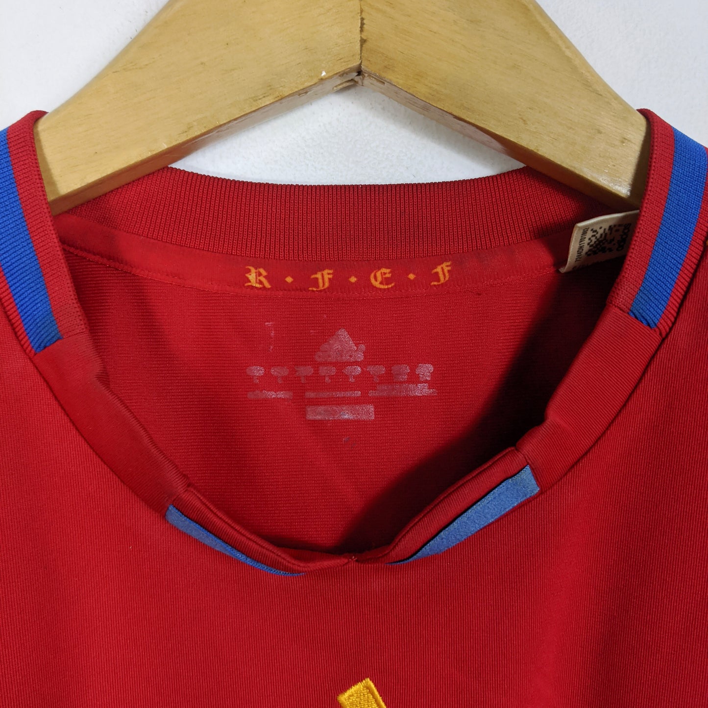 Original Spain 2010 Home - Iniesta #6 Size L
