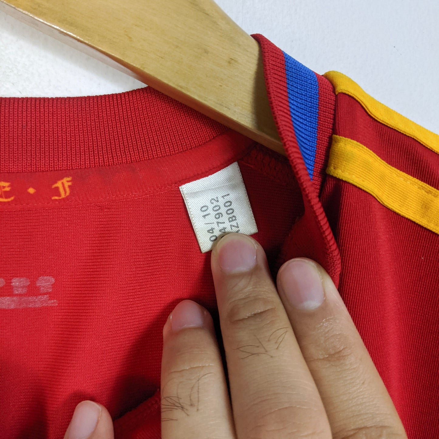 Original Spain 2010 Home - Iniesta #6 Size L