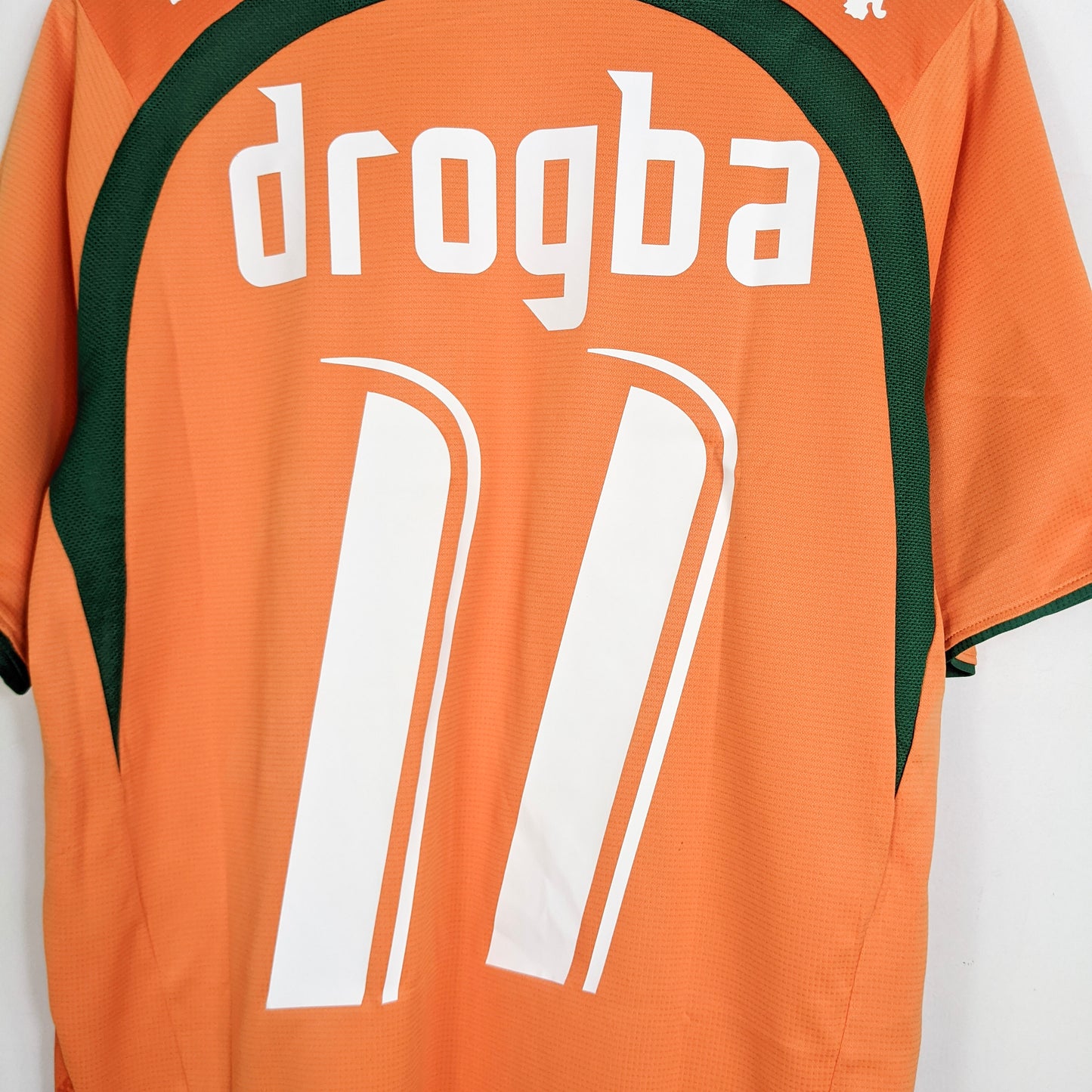 Original Ivory Coast 2006 Home - Drogba #11 Size M (Jaspo)