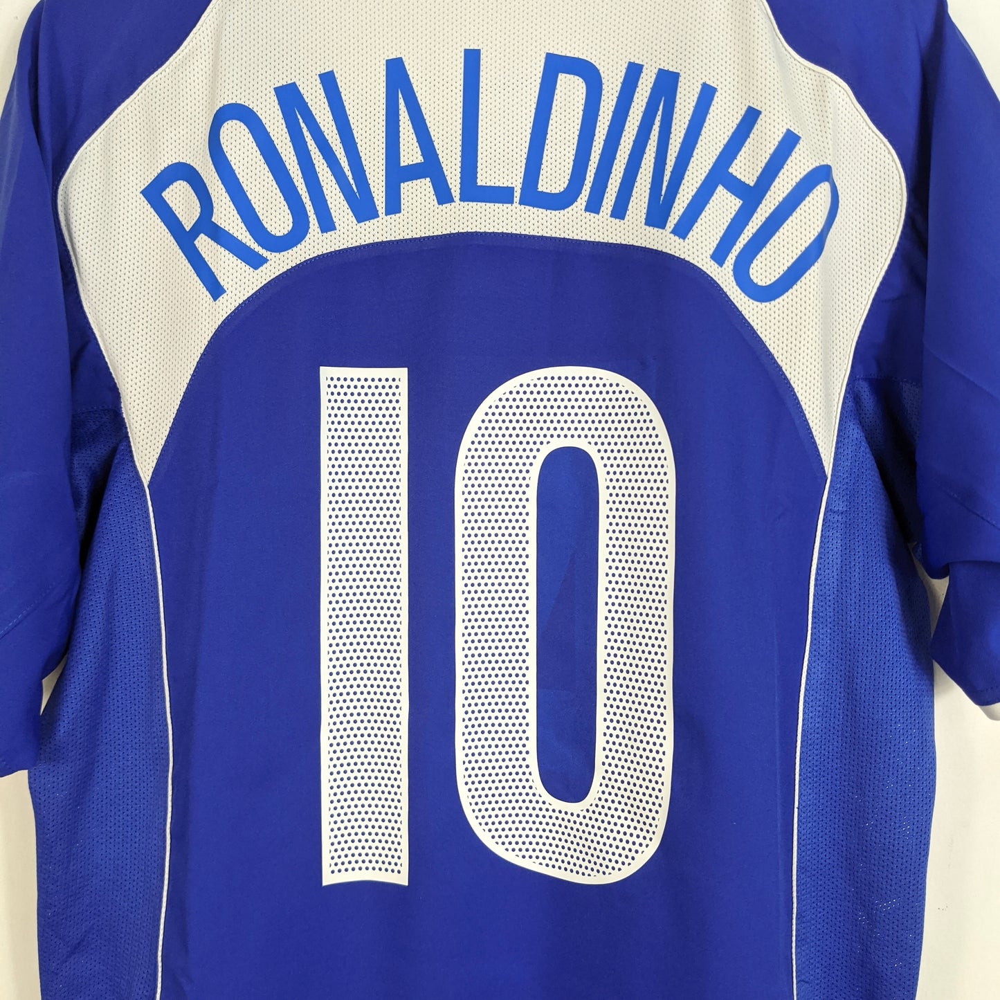 Original Brazil 2004/06 Away - Ronaldinho #10 Size L
