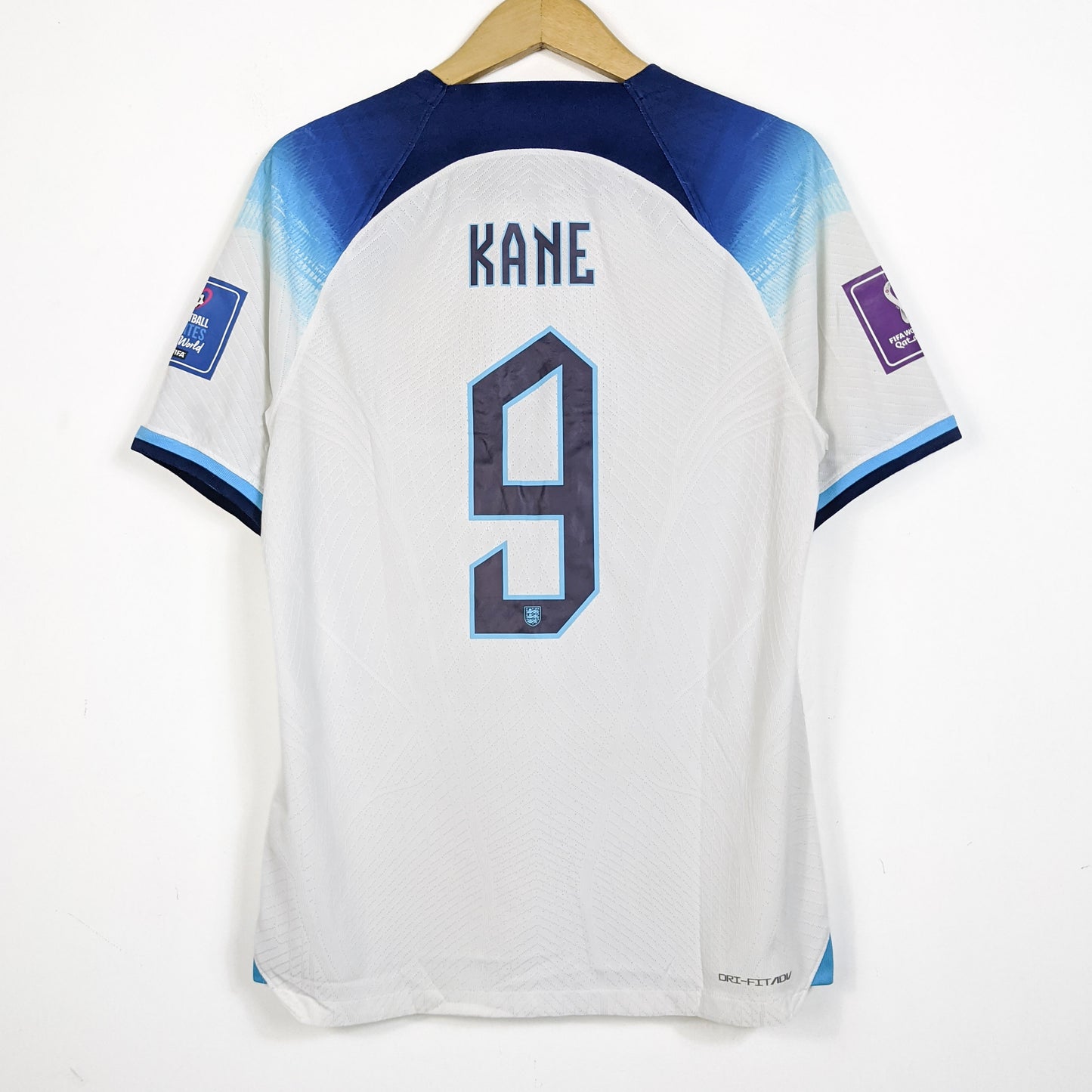 Original England 2022/23 Home - Kane #9 Size M (Player Issue)