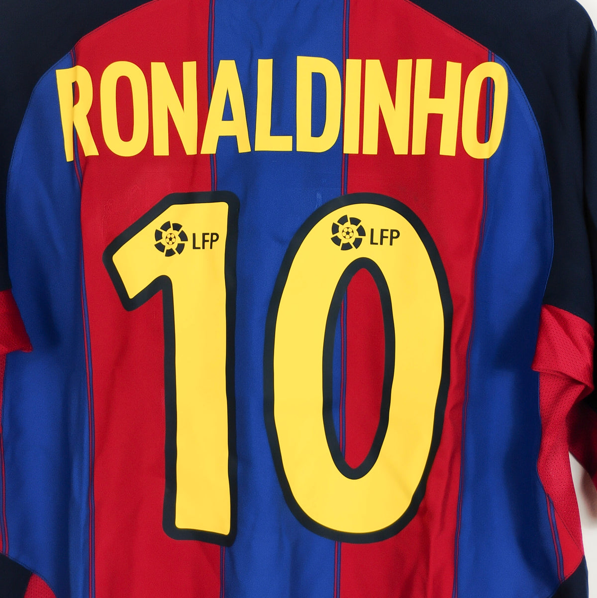 Original Barcelona 2003/04 Home - Ronaldinho #10 Size M
