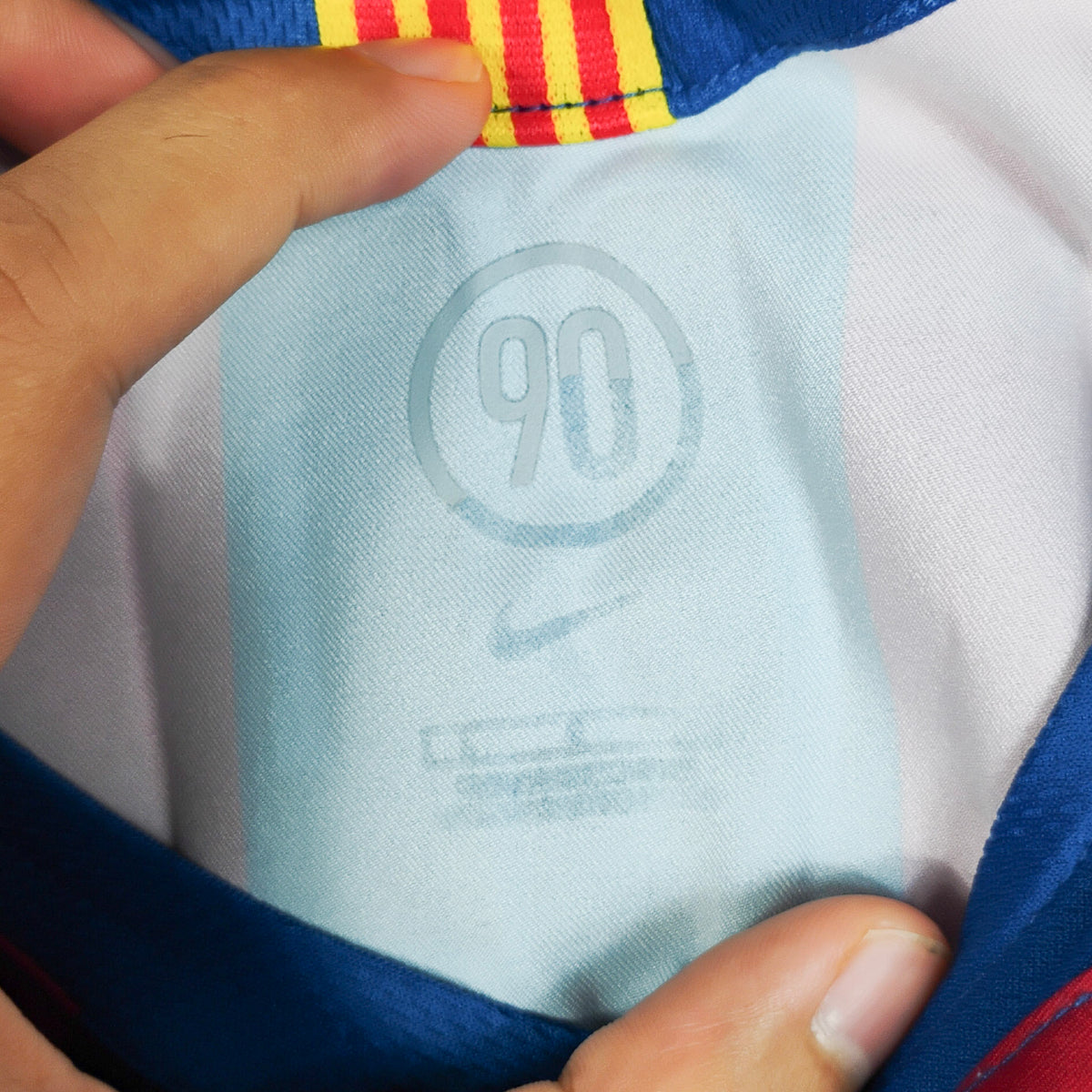 Original Barcelona 2005/06 Home - Ronaldinho #10 Size L