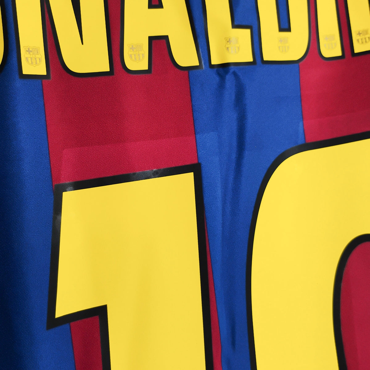 Original Barcelona 2005/06 Home - Ronaldinho #10 Size L