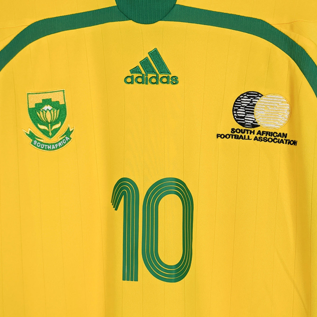 Original South Africa 2006/07 Home - Pienaar #10 Size L (Bnwt)