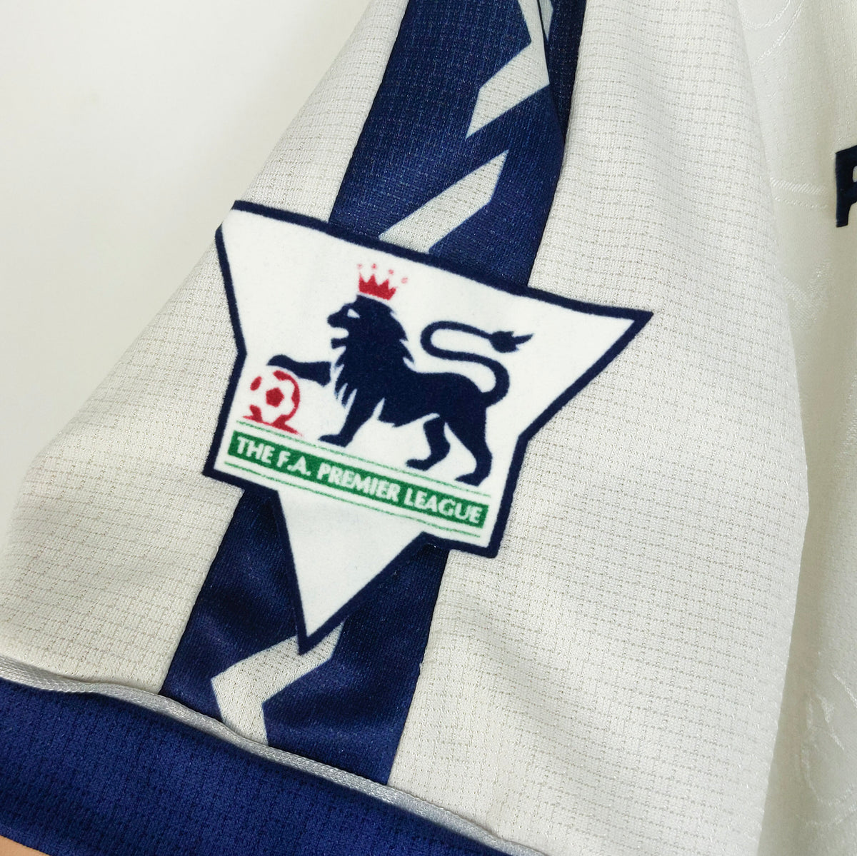 Original Tottenham Hotspur 1995/97 Home - Sheringham #10 Size L