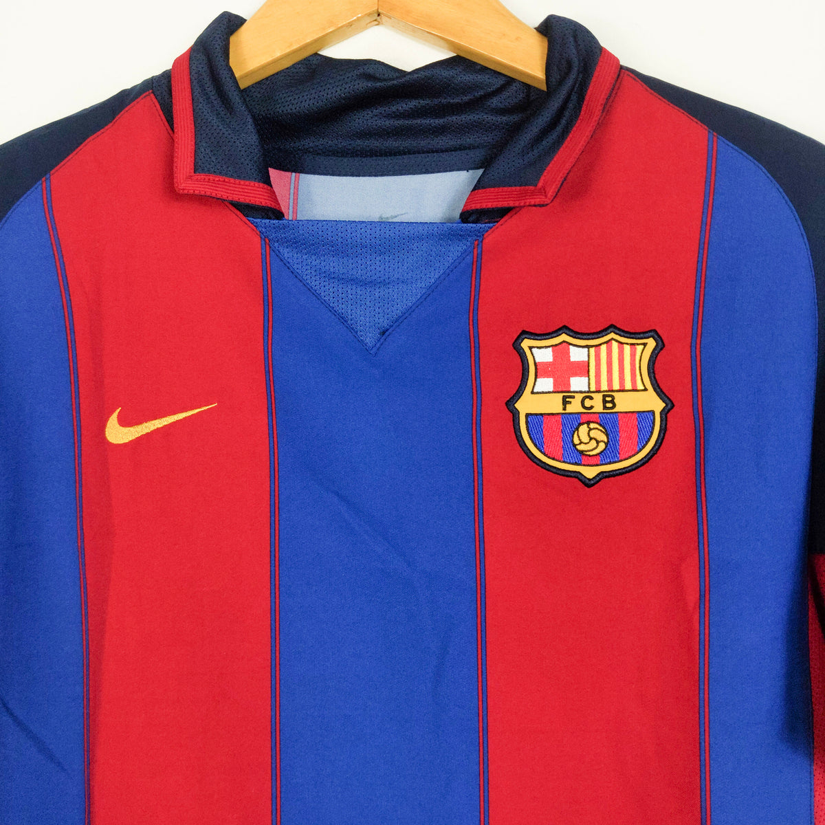 Original Barcelona 2003/04 Home - Ronaldinho #10 Size S