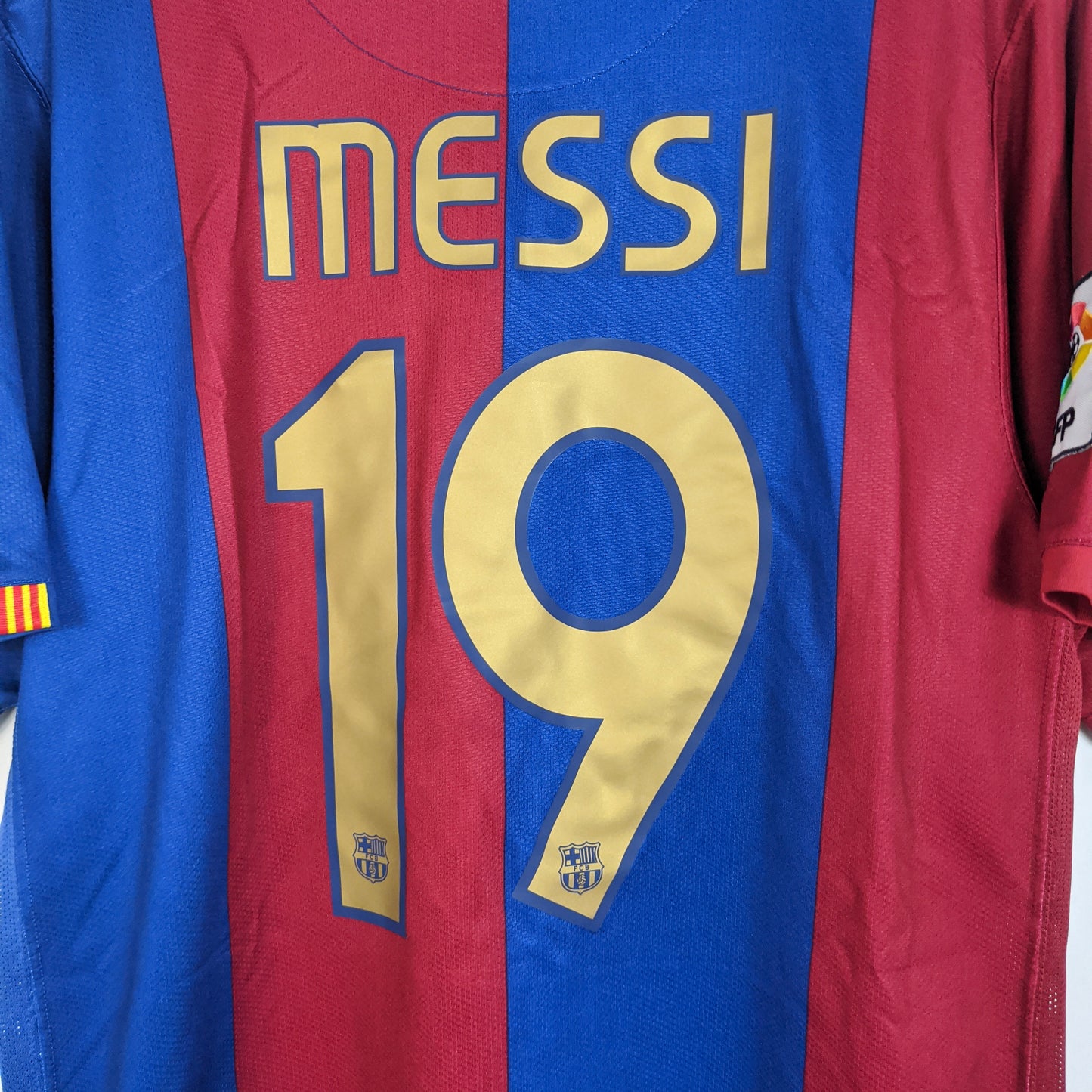 Original Barcelona 2006/07 Home - Messi #19 Size L