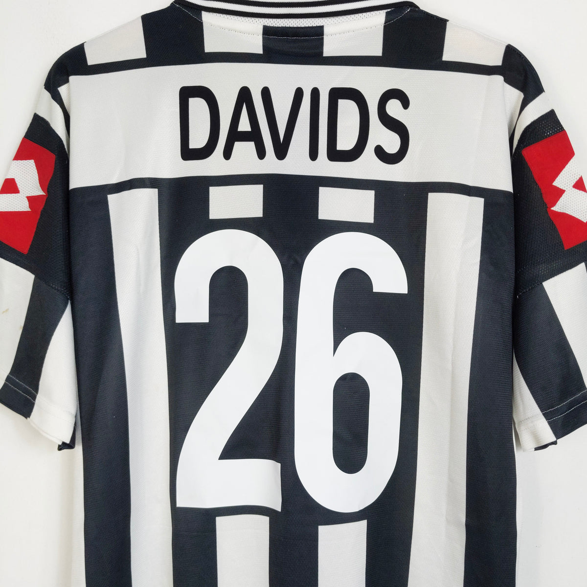 Original Juventus 2001/02 Home - Edgar Davids #26 Size L