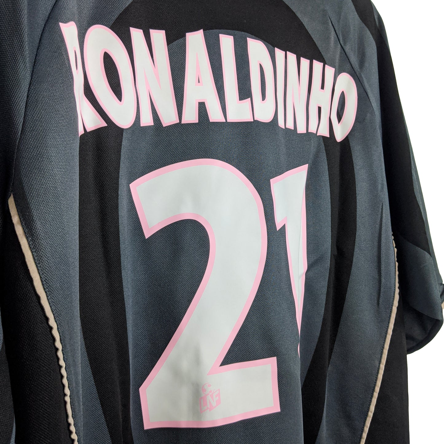 Original Paris Saint-Germain 2001/02 Third - Ronaldinho #21 Size XL