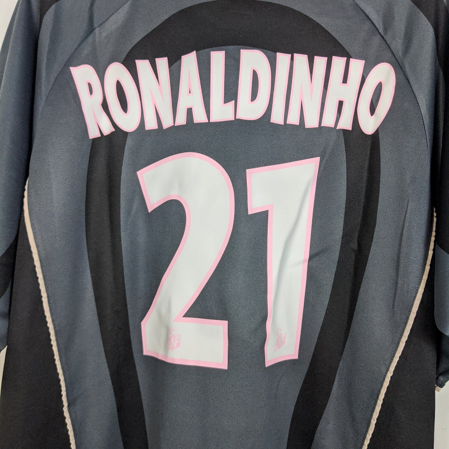 Original Paris Saint-Germain 2001/02 Third - Ronaldinho #21 Size XL