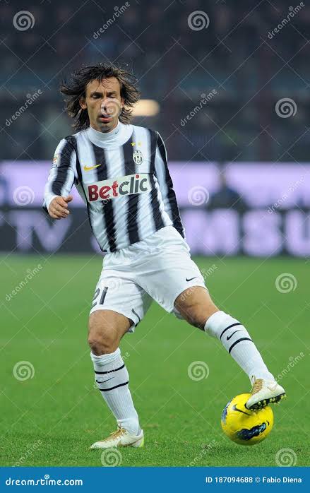 Authentic Juventus 2011/12 Home - Pirlo #21 Size M (Long Sleeve) (Player Issue)