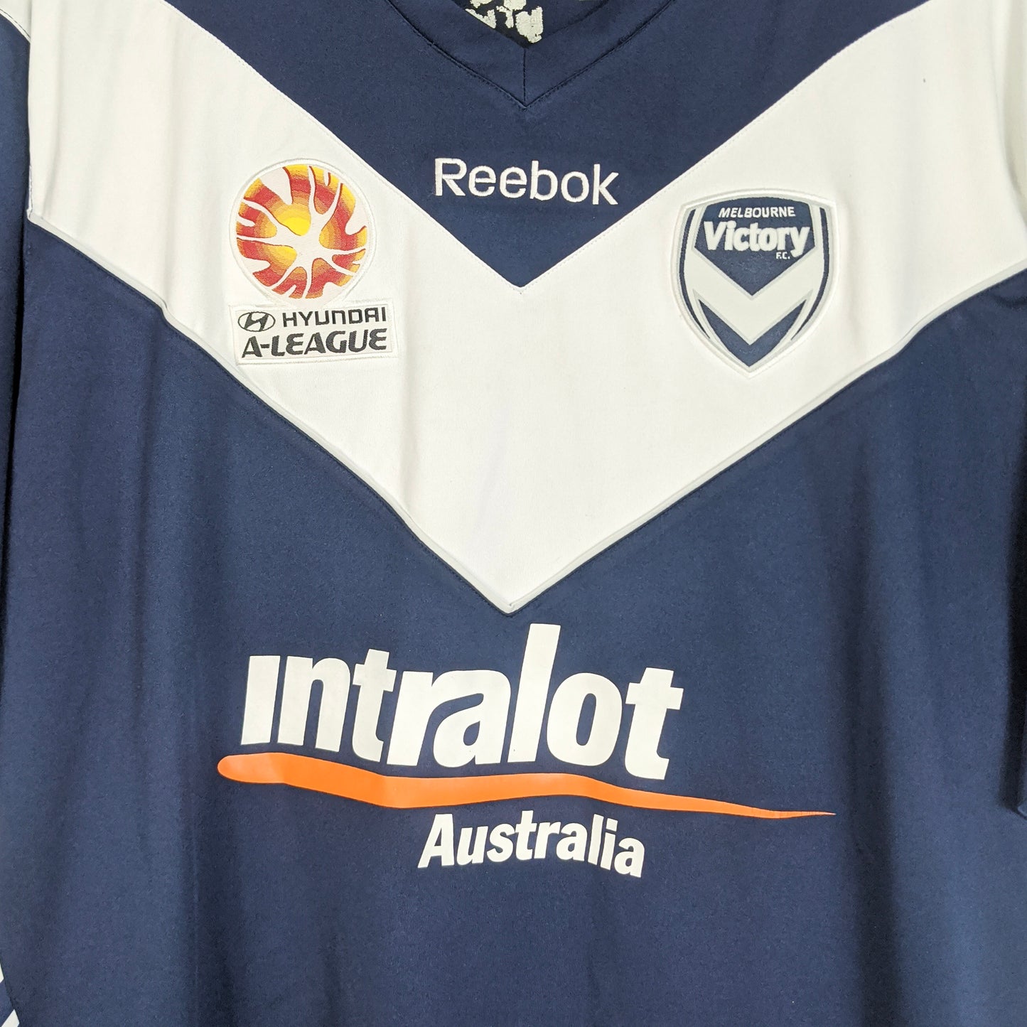 Original Melbourne Victory 2009/10 Home - Thompson #10 Size XL