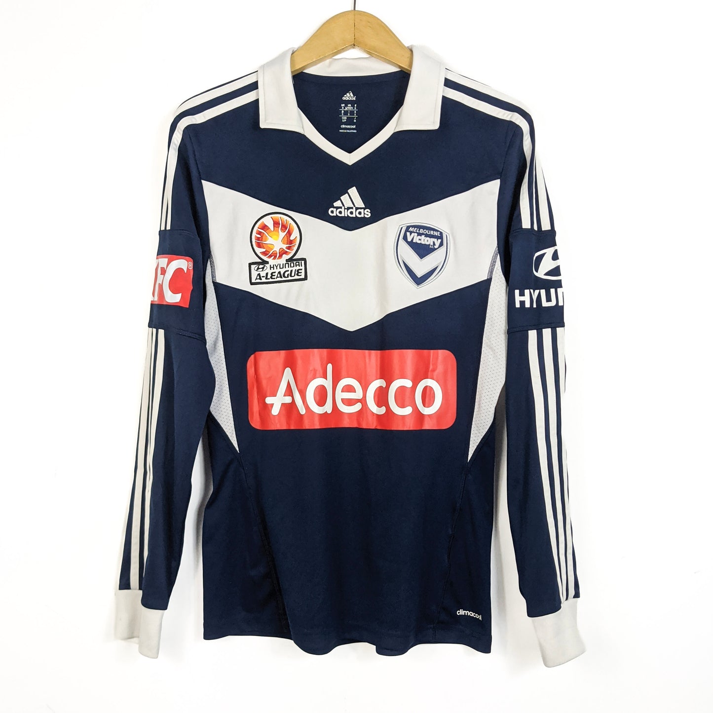 Original Melbourne Victory 2013/14 Home - Thompson #10 Size S (Long Sleeve)