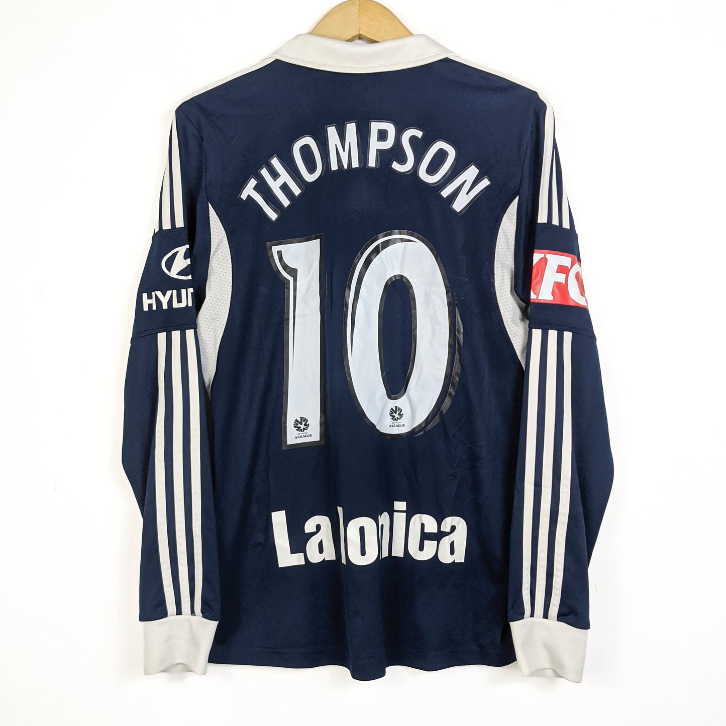 Original Melbourne Victory 2013/14 Home - Thompson #10 Size S (Long Sleeve)
