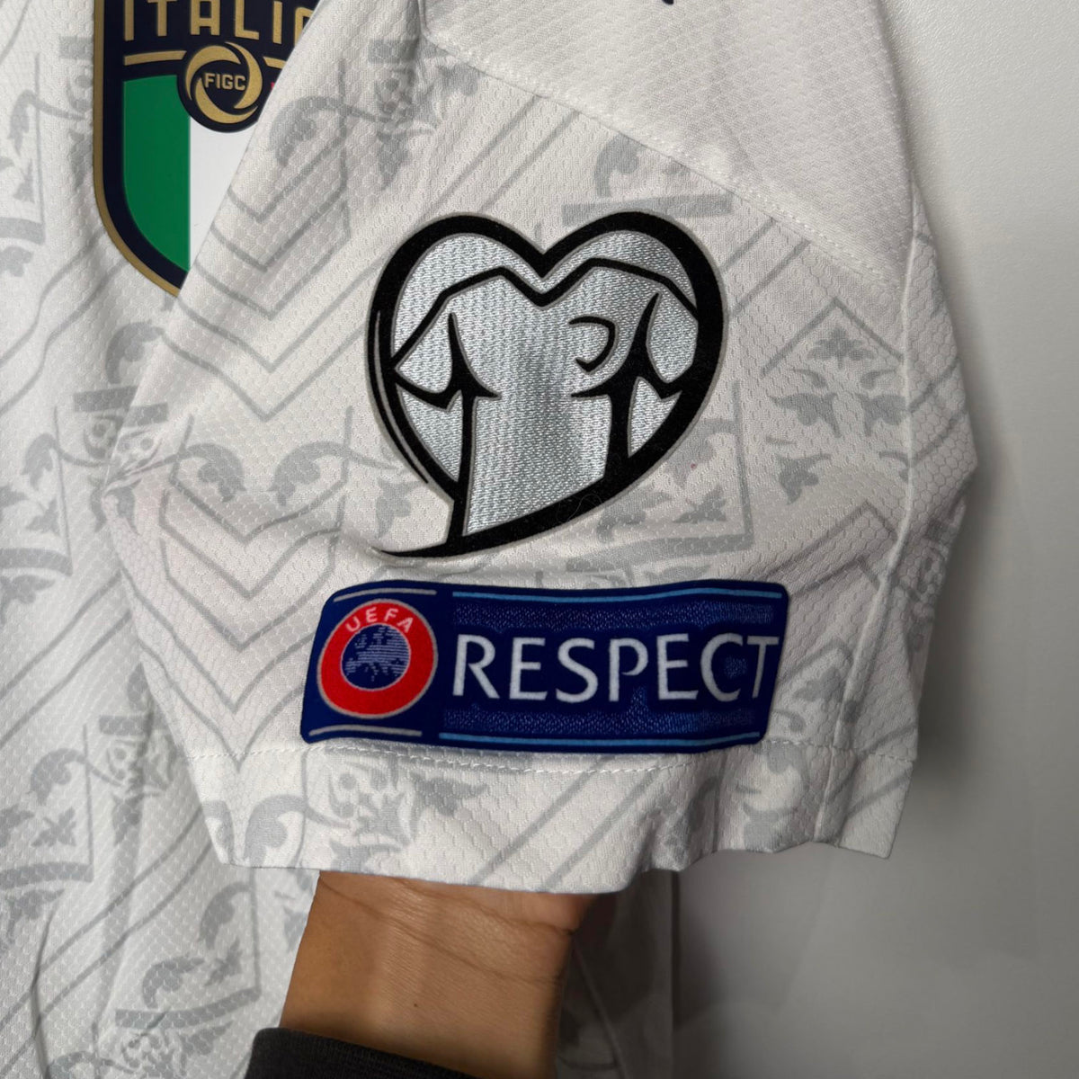 Original Italy 2019 Away - Barella #18 Size L (Player Issue)