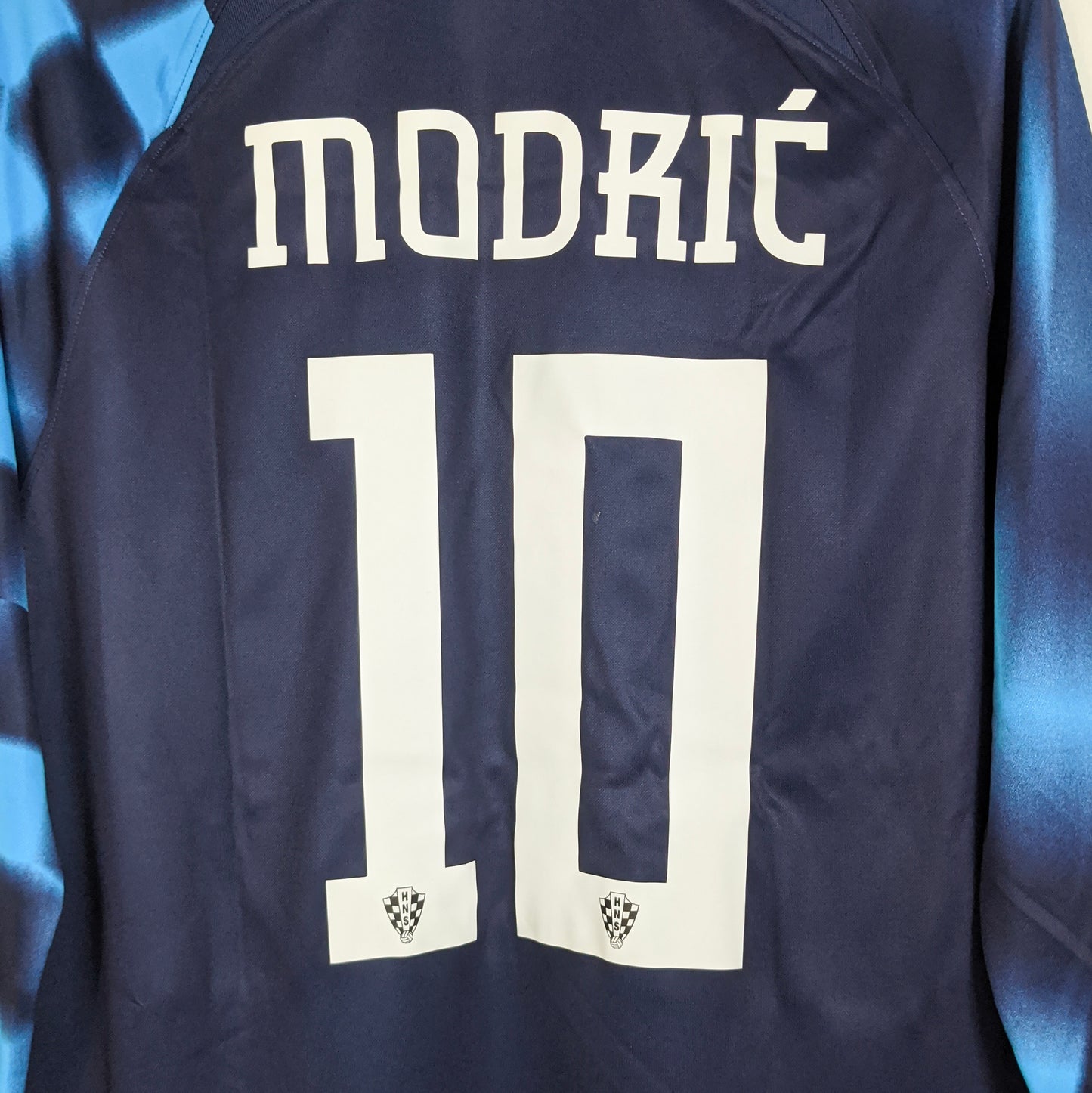 Original Croatia 2022/23 Away - Modric #10 Size L (Long Sleeve)