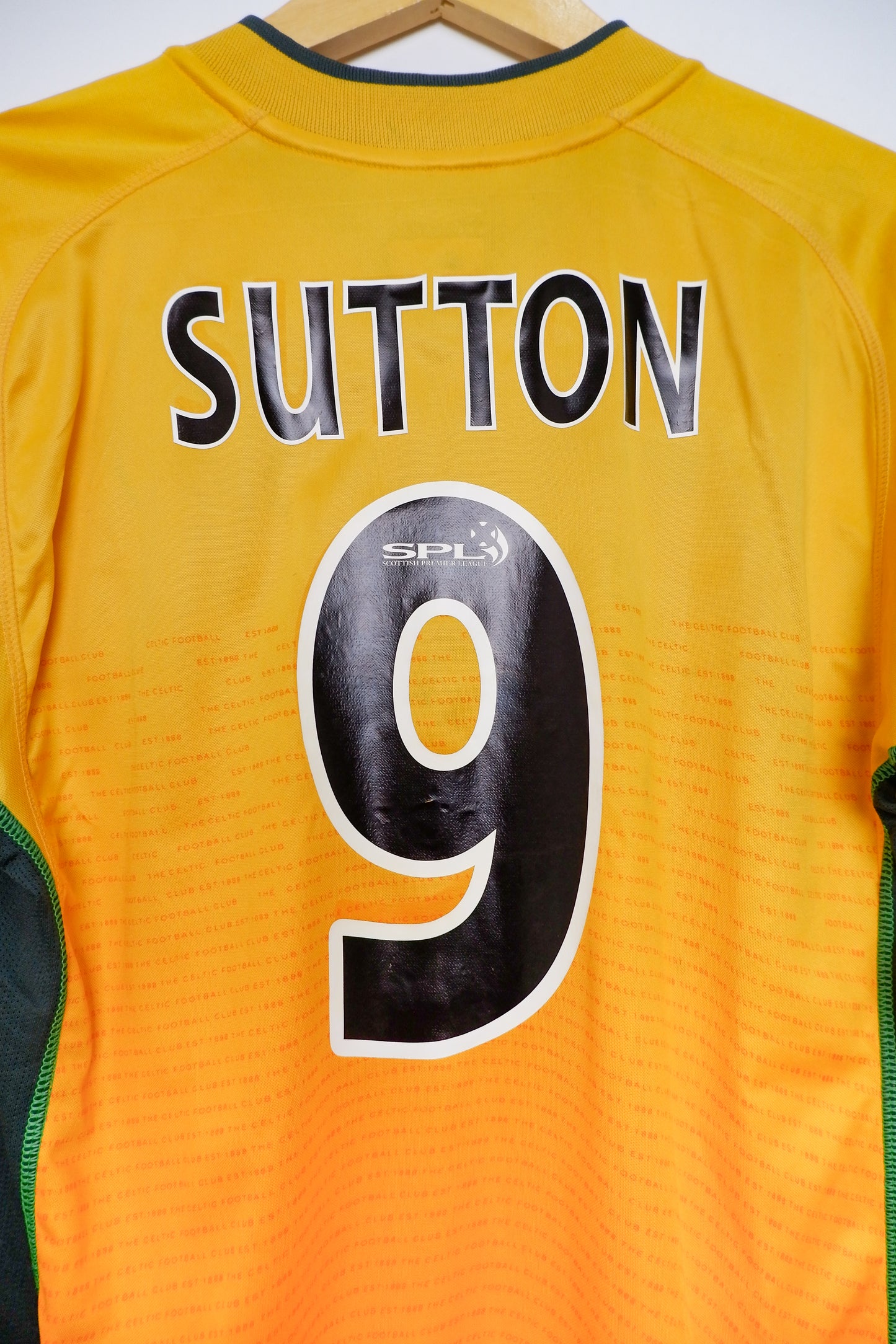 Authentic Celtic 2002/03 Away - Chris Sutton #9 Size L (Longsleeve)