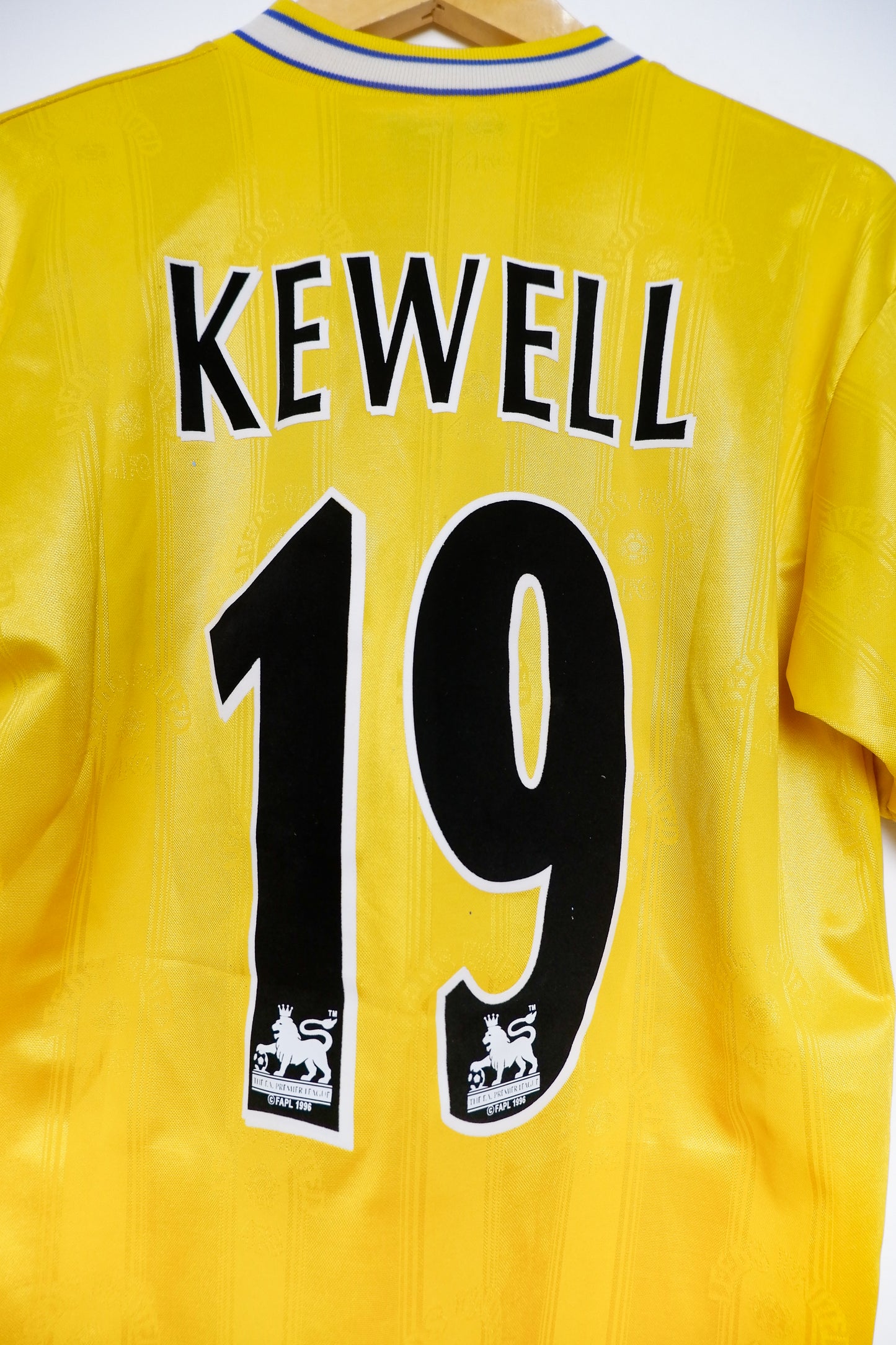 Authentic Leeds United 1998/99 Third - Harry Kewell #19 Size XL (Slim fit)