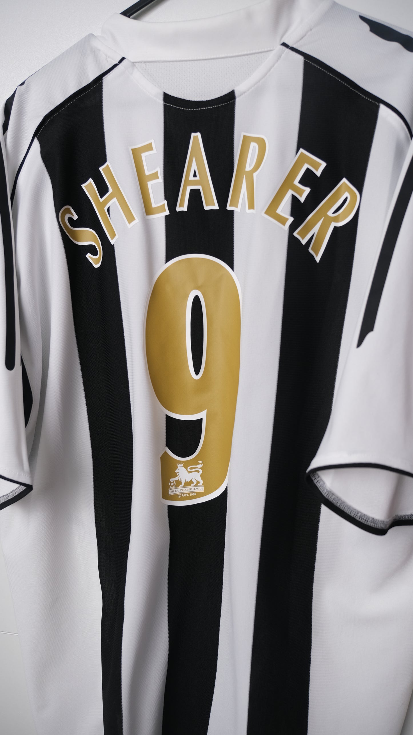 Original Newcastle 2005/07 Home - Shearer #9 Size XL
