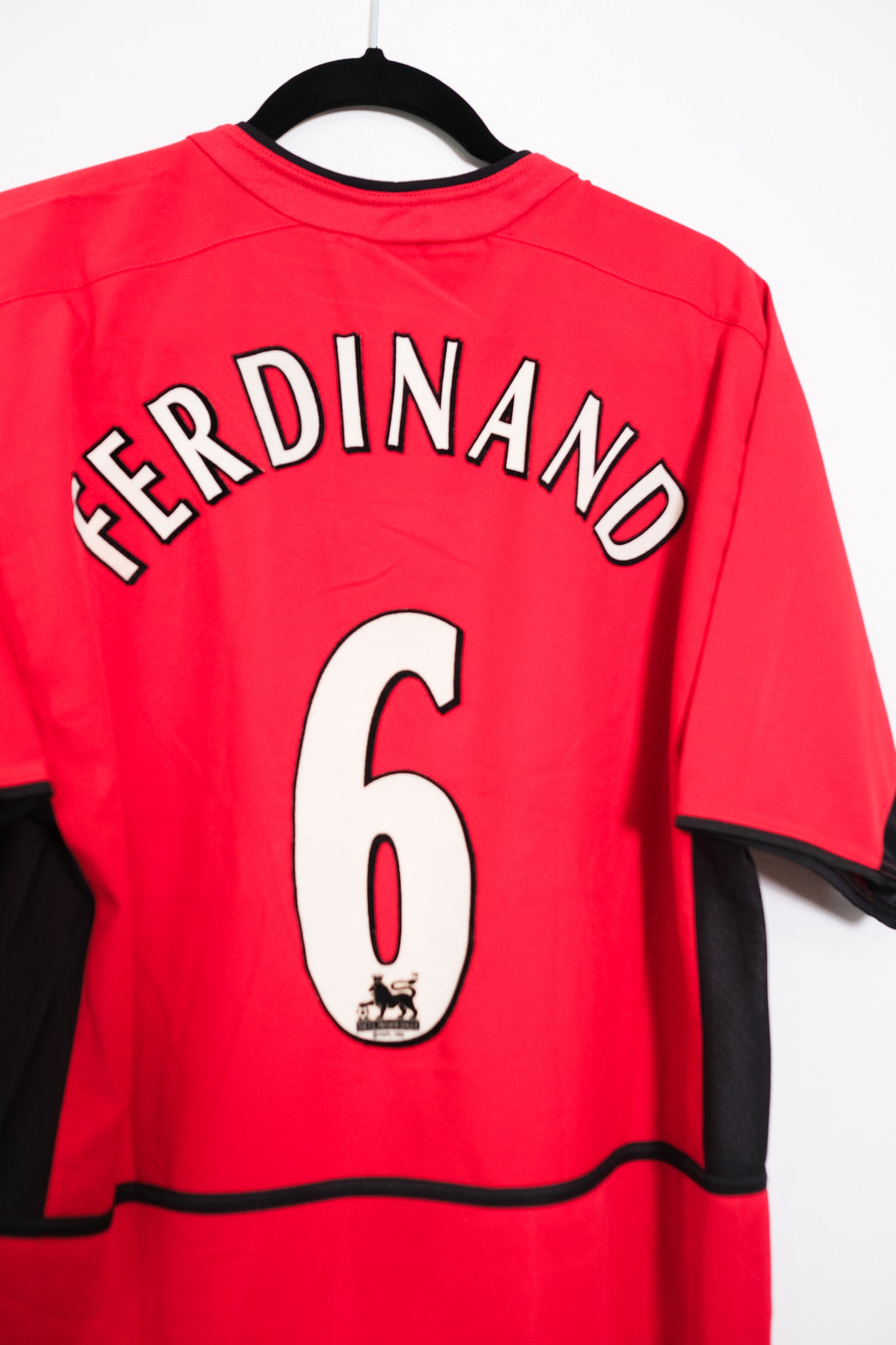 Authentic Manchester United 2003/04 Home - Rio Ferdinand #6 Size M