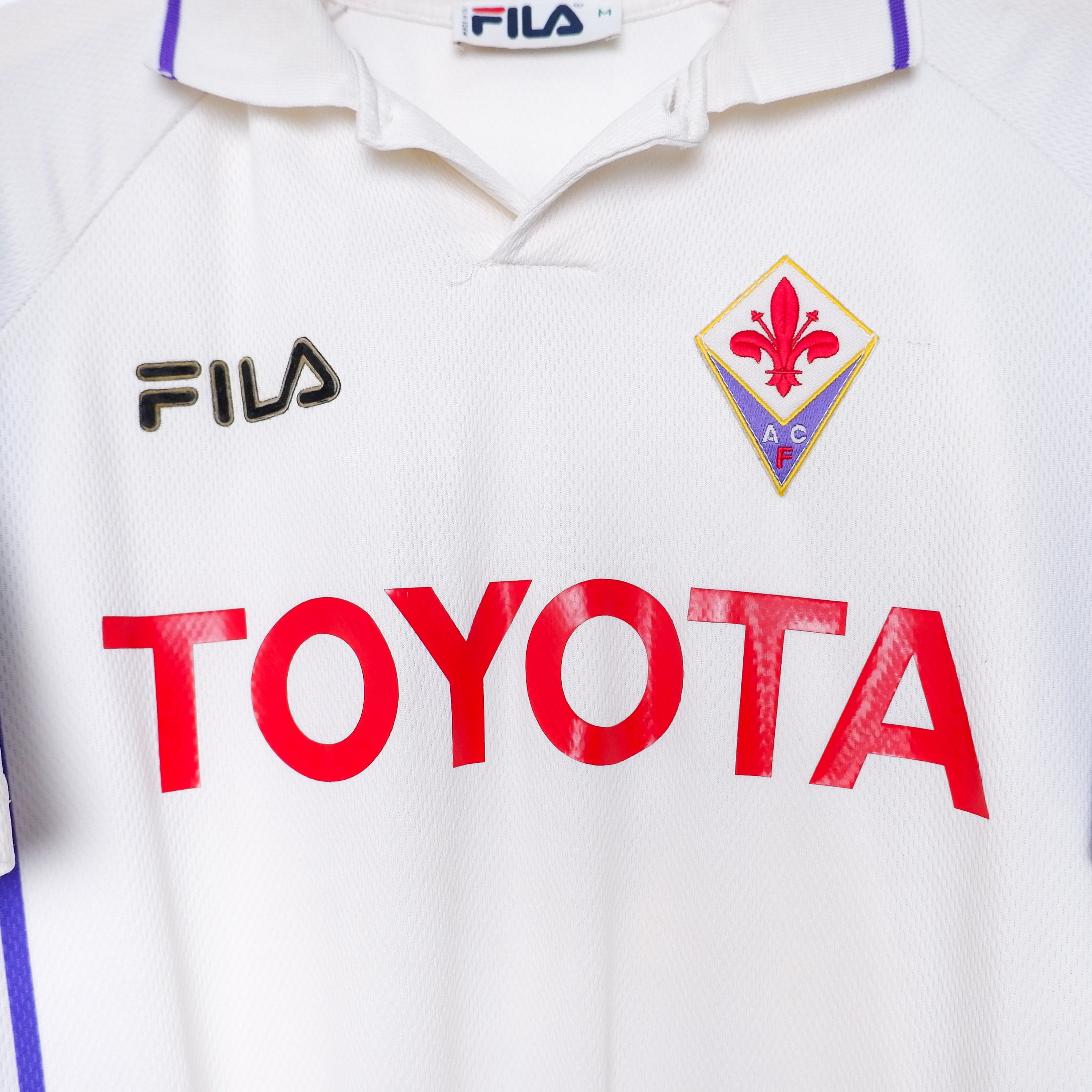 Fiorentina selling 1999-00 Away Batistuta 9 Size XL Retro Jersey