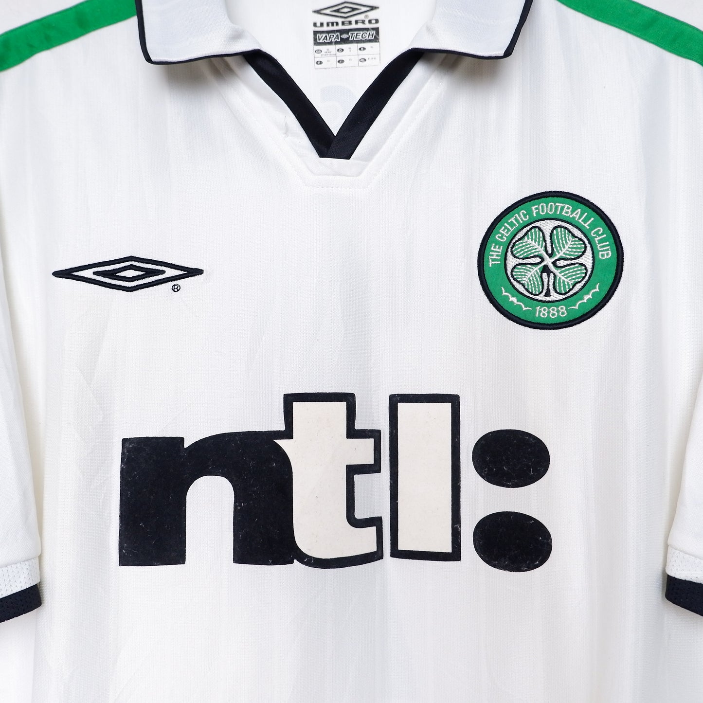 Authentic Celtic 2001/02 Away - Henrik Larsson #7 Size L