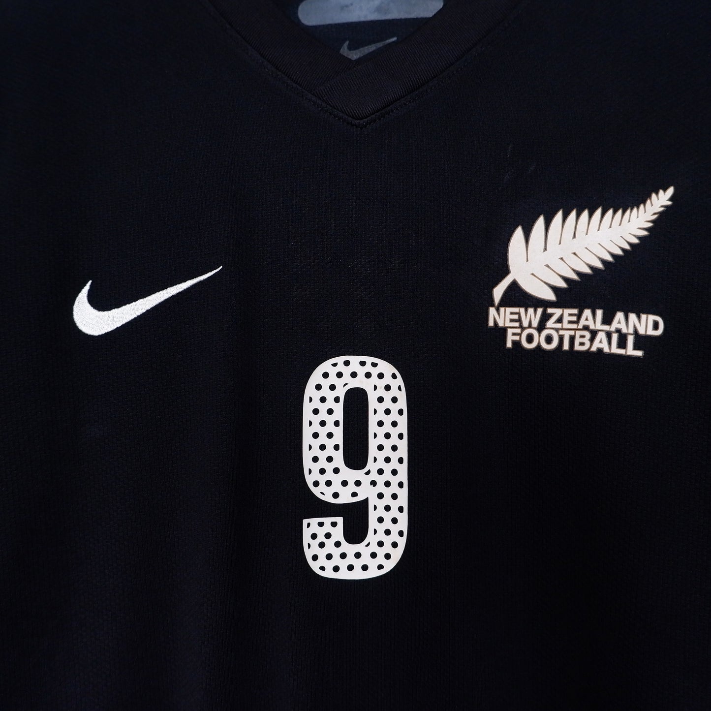 Authentic New Zealand 2010/12 Away - Shane Smeltz #9 Size M