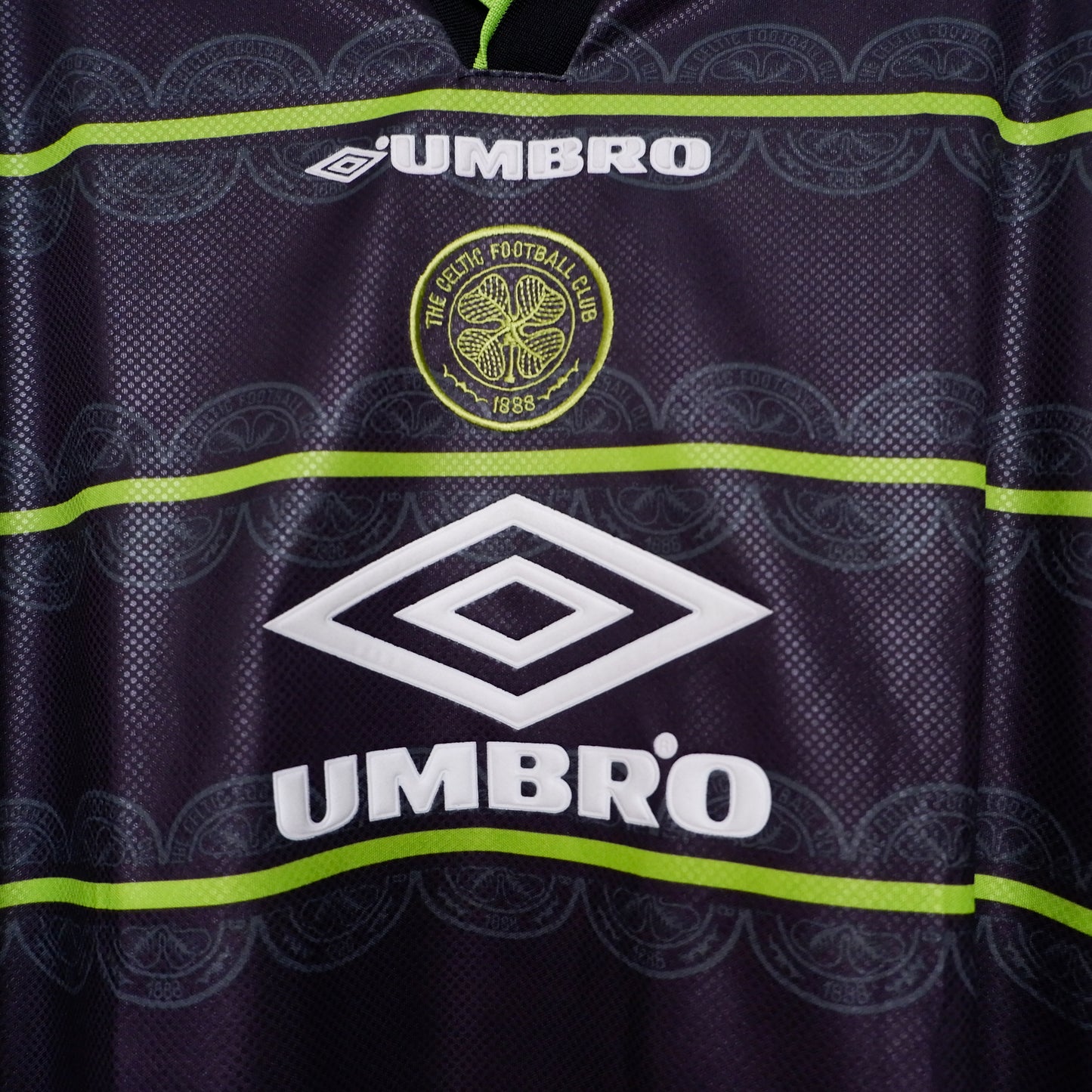 Authentic Celtic 1998/99 Away - Mark Viduka #36 Size XL (Long Sleeve)