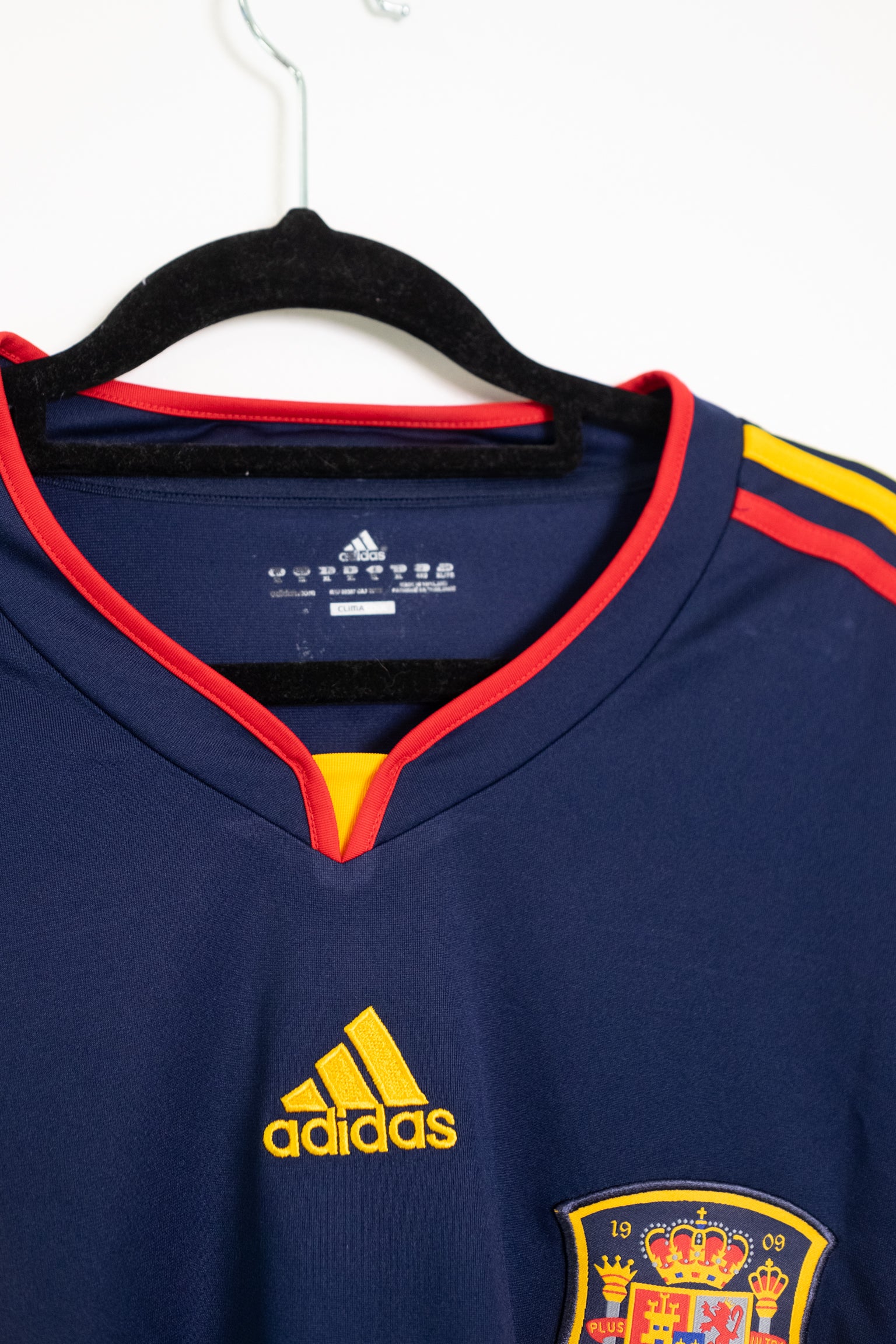 Spain 2010 Away Shirt #6 A.Iniesta - Online Store From Footuni Japan