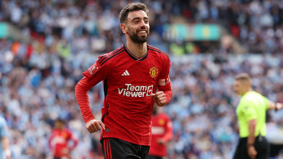 Original Manchester United 2023/24 Home - Bruno Fernandes #8 Size M (Player Issue)