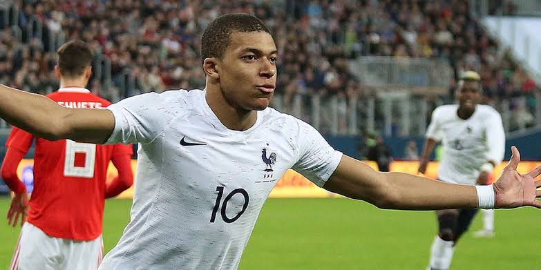Authentic France 2018 Away - Mbappe #10 Size XL (Mdt) (Bnwt)