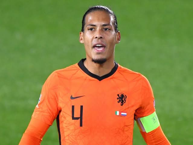 Authentic Netherlands 2020/21 Home - Virgil #4 Size M
