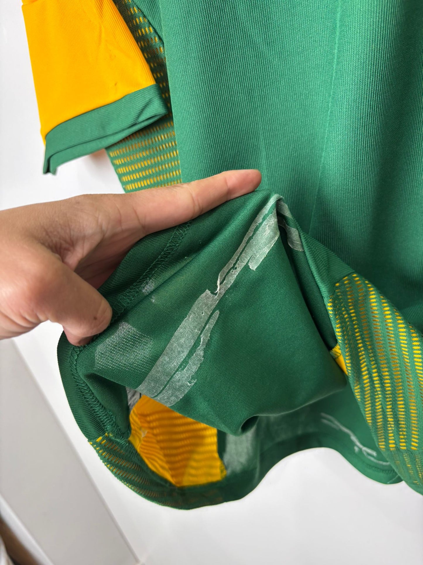 Original Australia 2002 Away - Size M (Signed by Lazaridis)