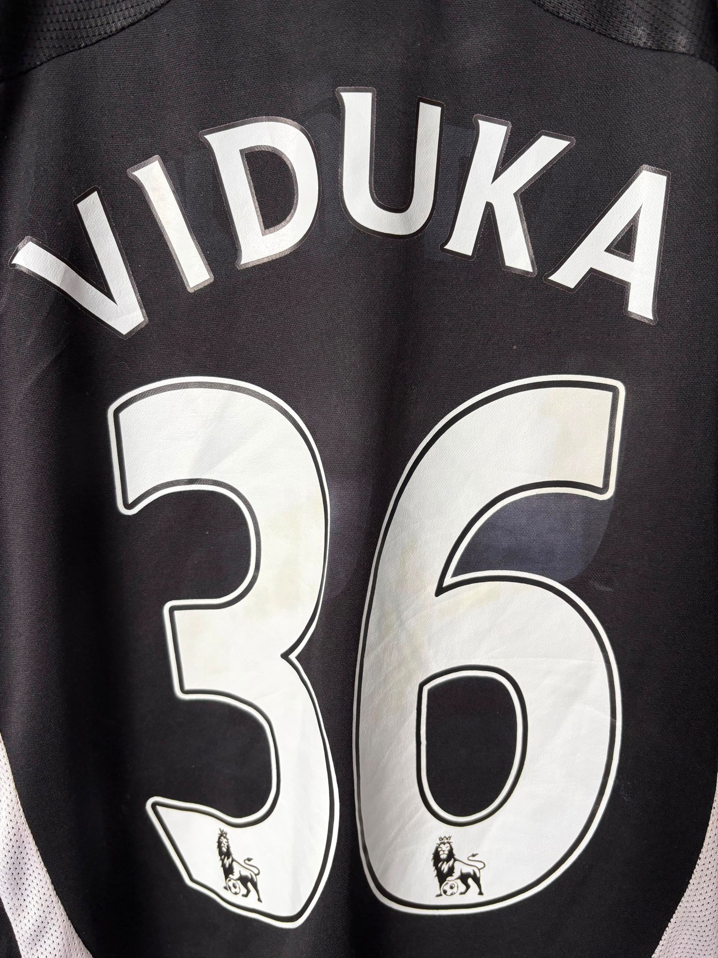 Original Newcastle 2007/09 Home - Viduka #36 Size M