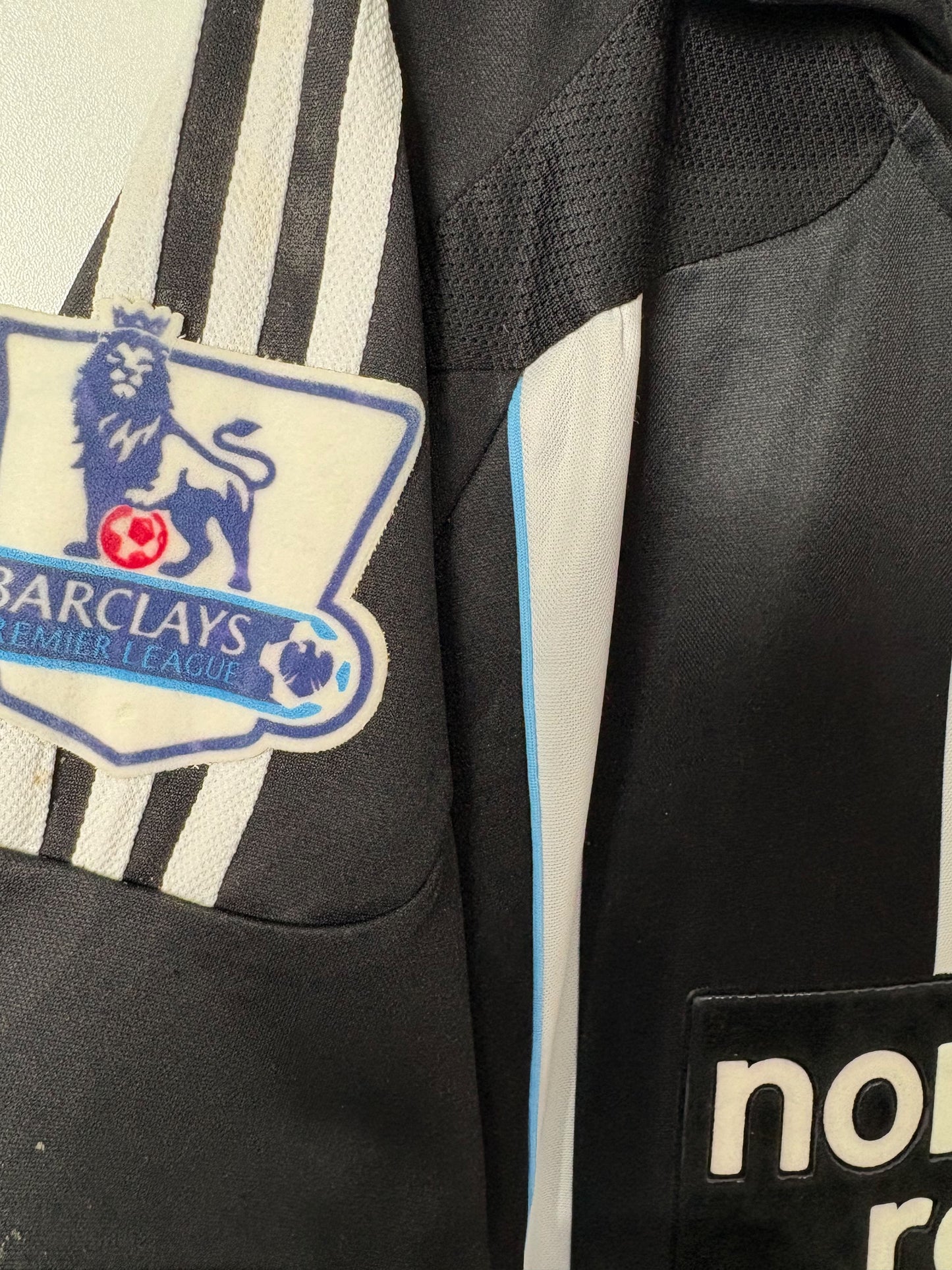 Original Newcastle 2007/09 Home - Viduka #36 Size M