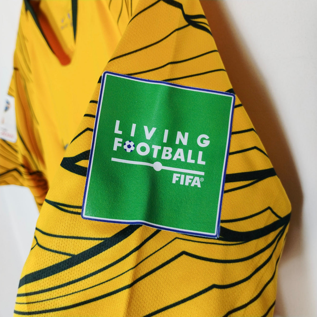 Original Australia 2018/19 Home - Jedinak #15 Size S