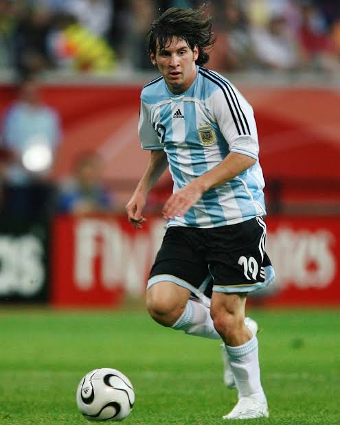 Authentic Argentina 2006/07 Home - Messi #19 Size L