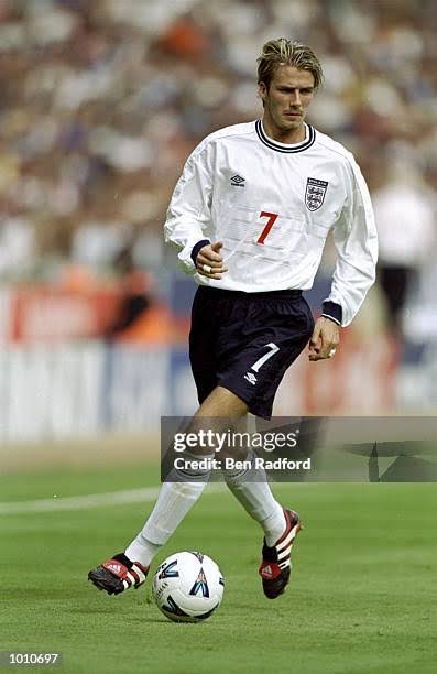 Original England 2000 Home - Beckham #7 Size L (Long sleeve)