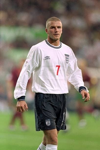 Original England 2000 Home - Beckham #7 Size L (Long sleeve)