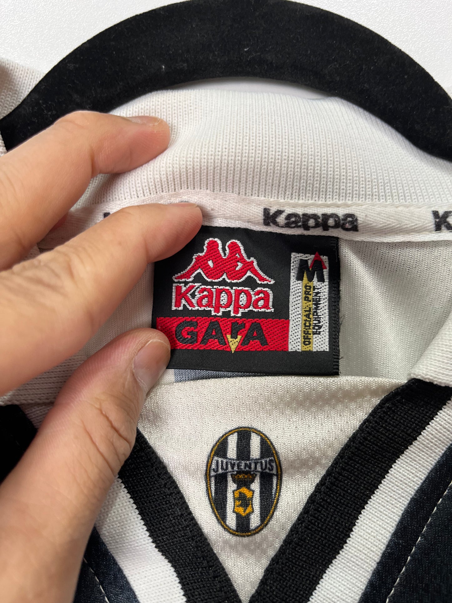 Authentic Juventus 1996/97 Home - Size M