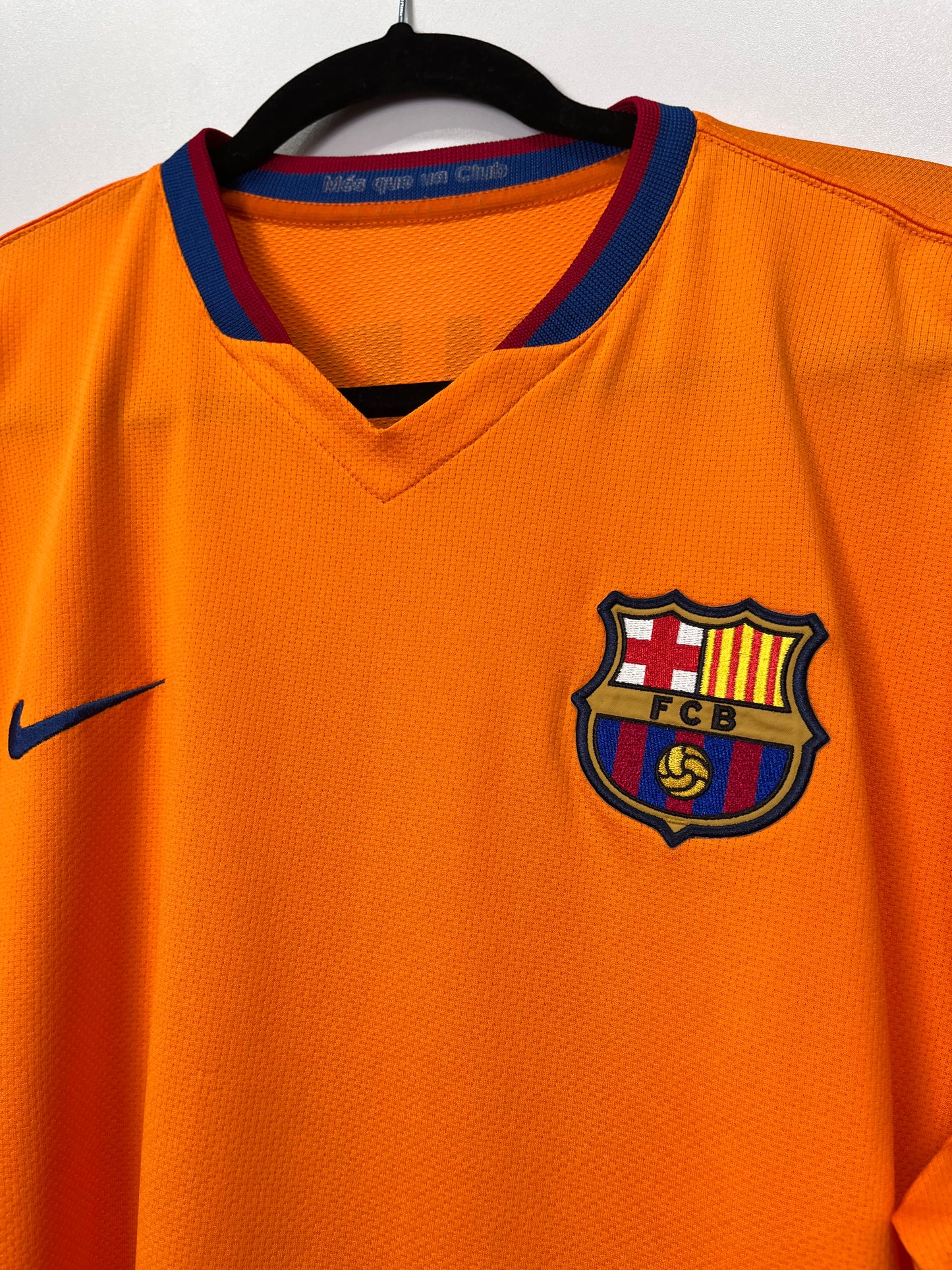 Authentic Barcelona 2006/07 Away - Ronaldinho #10 Size M