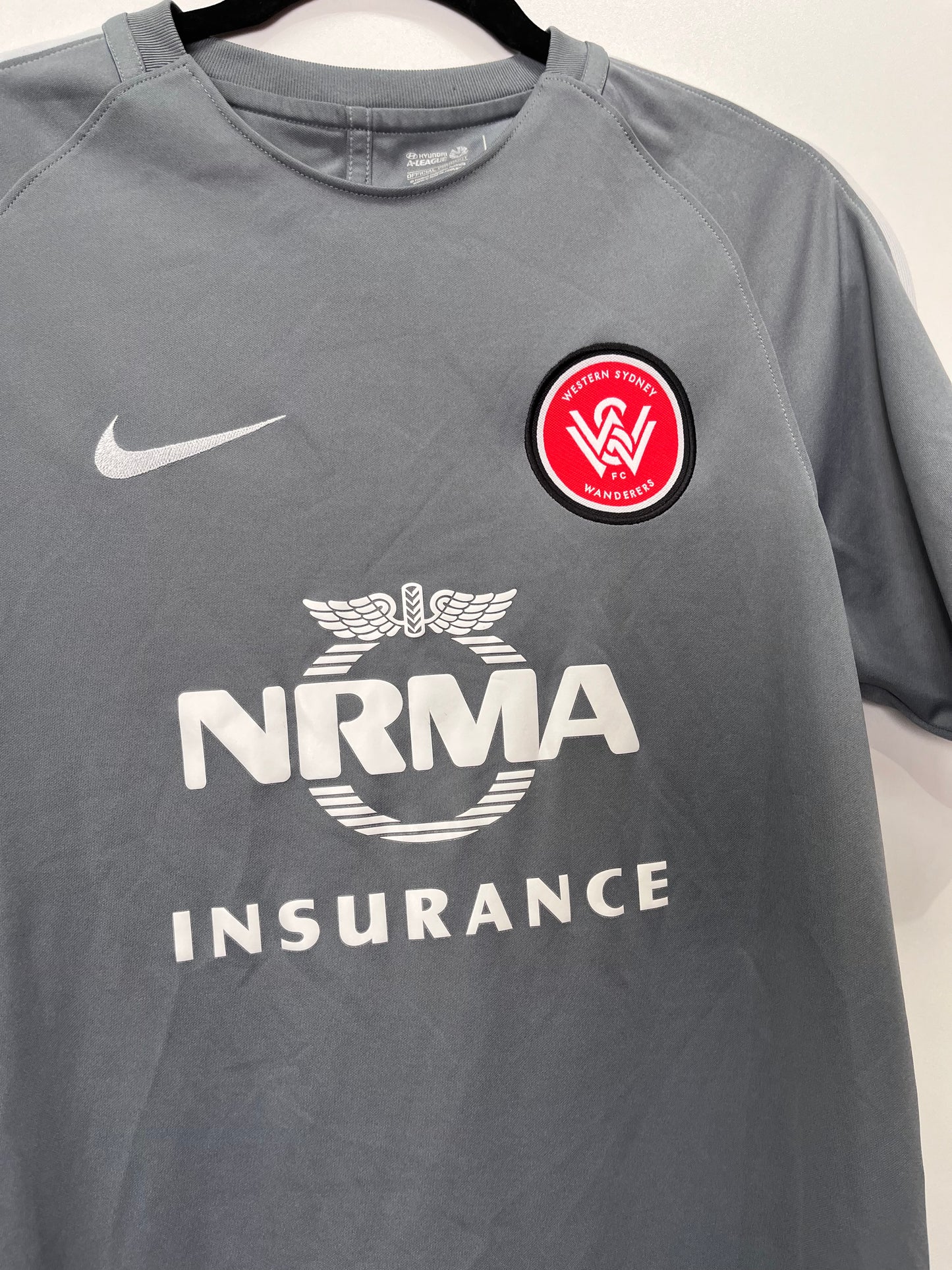 Authentic Western Sydney Wanderers training - Size M fit S