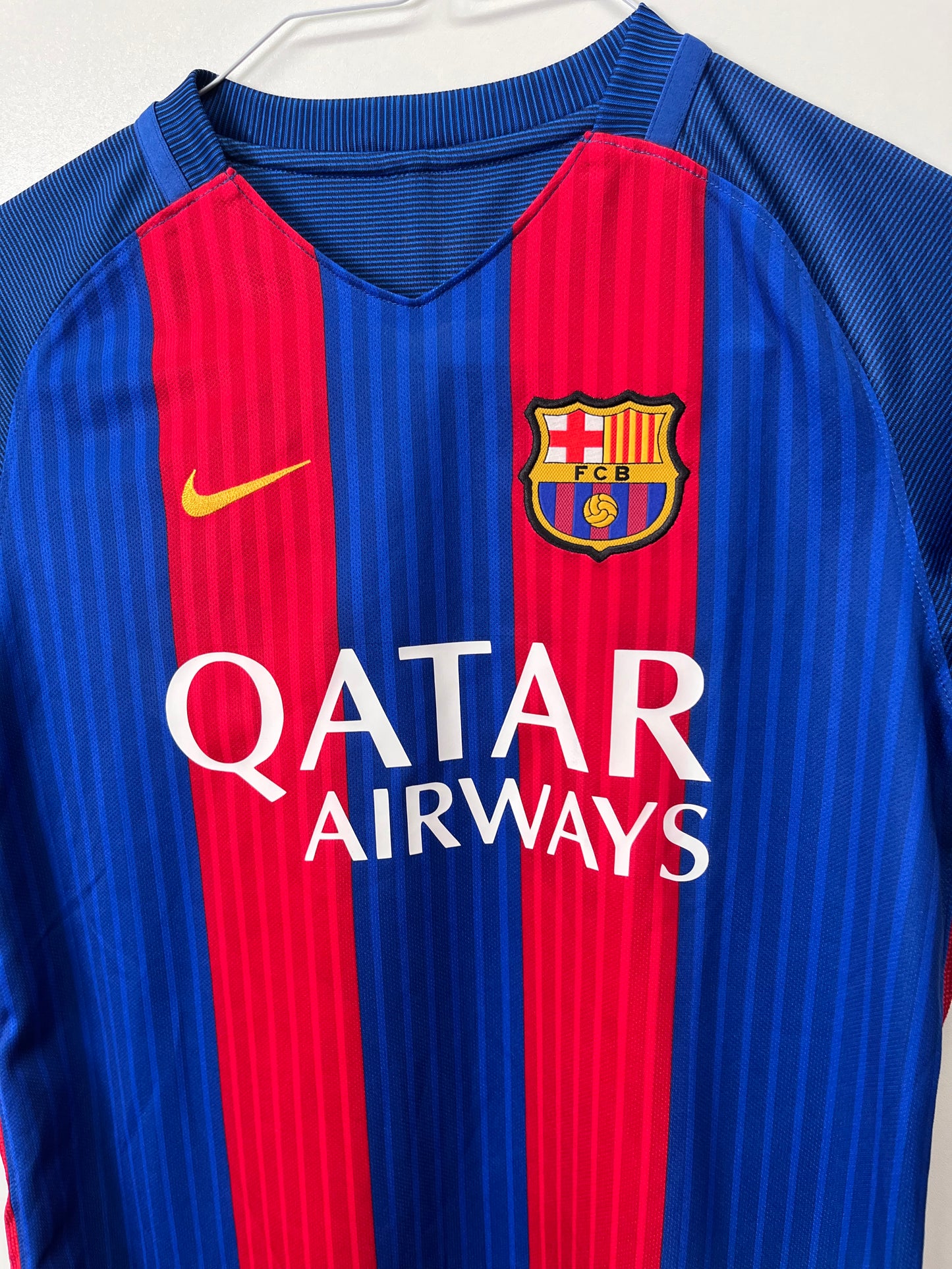 Authentic Barcelona 2016/17 Home - Iniesta #6 Size Kids (8-10 years old)