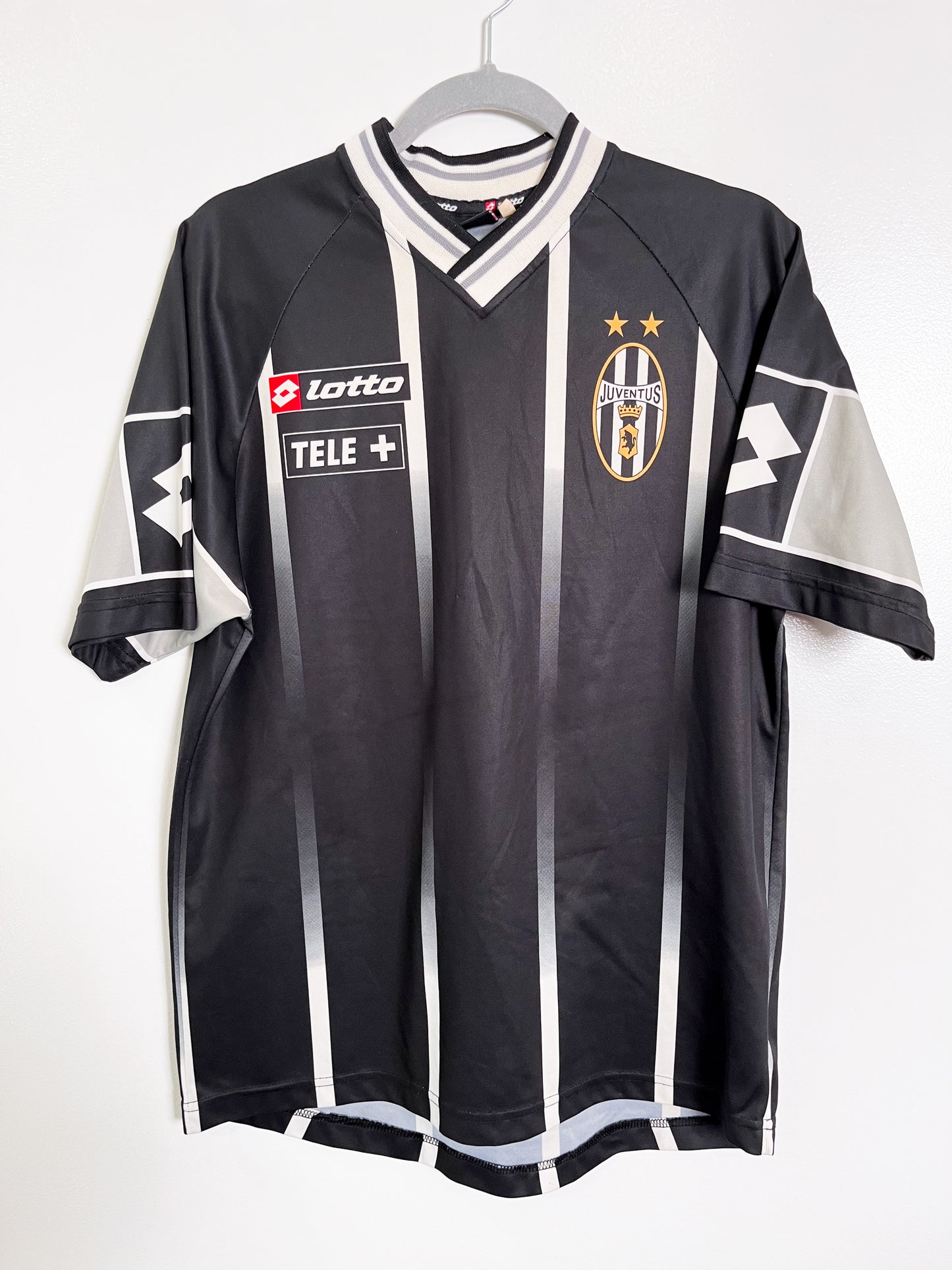 Authentic Juventus 2000/01 Training Kit - Size M