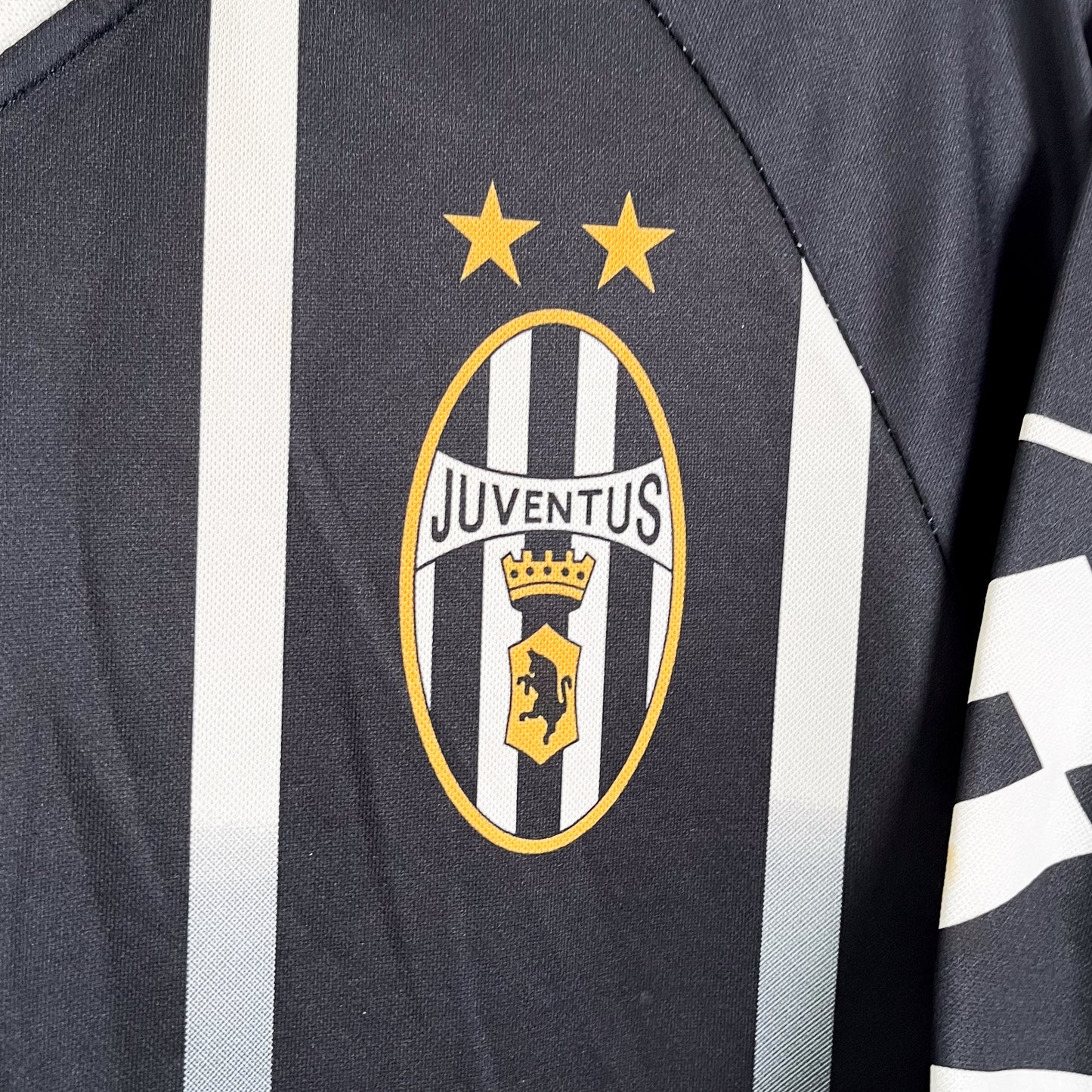 Authentic Juventus 2000/01 Training Kit - Size M